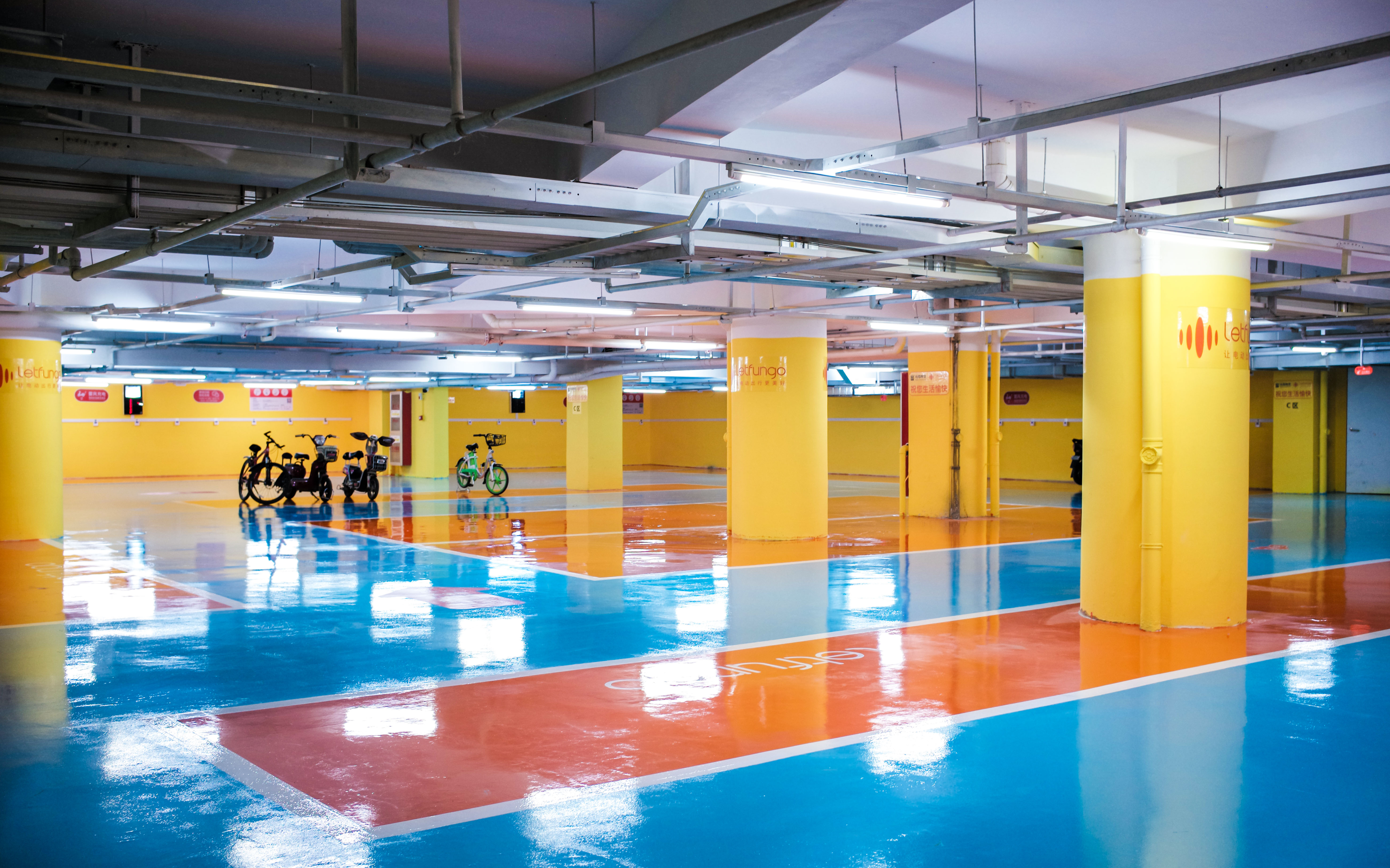联手西溪银泰城雷风letfungo地下车库惊艳亮相